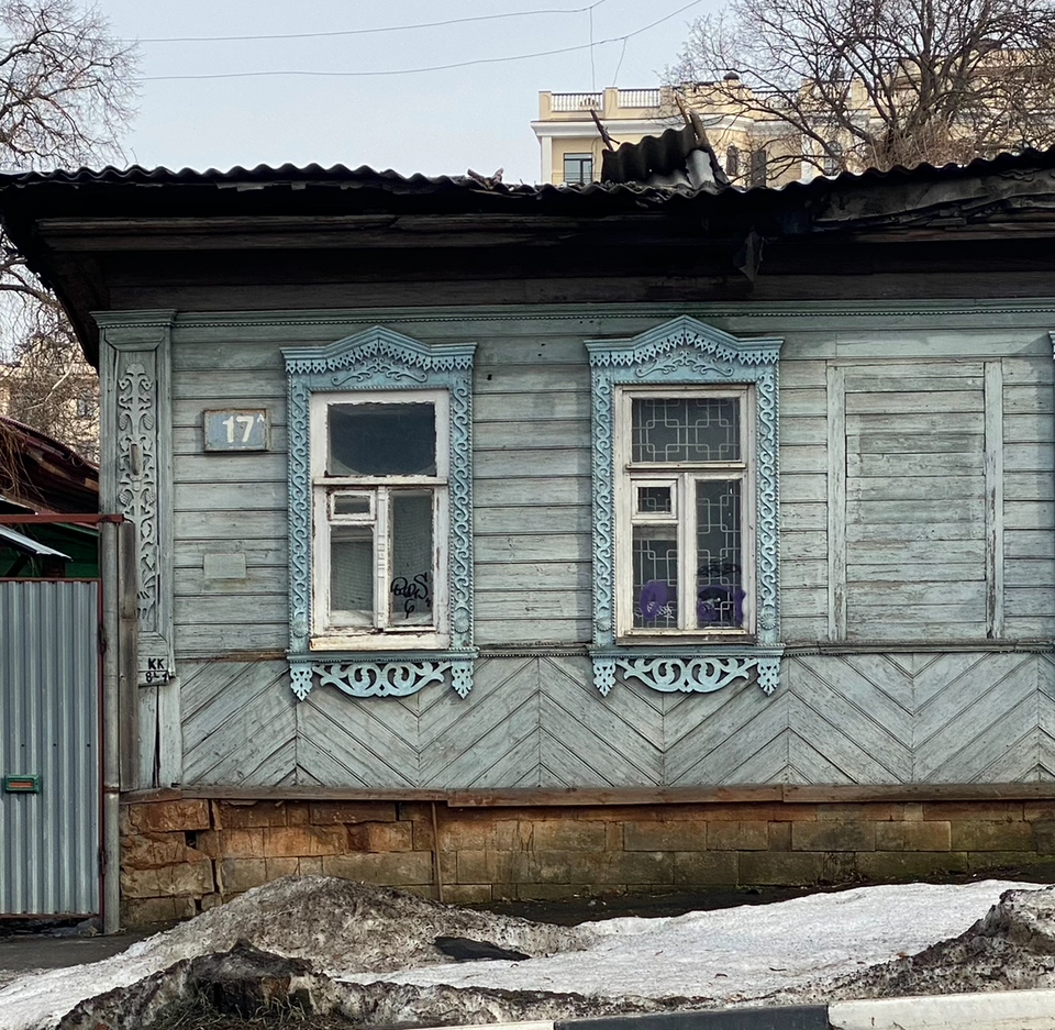 домик с наличниками — деталь города в Туле